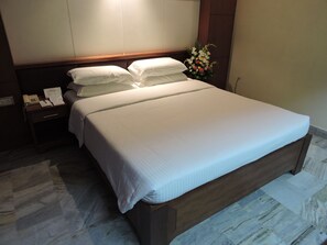 Standard-Doppelzimmer (A/C) | Zimmersafe, Schreibtisch, Bügeleisen/Bügelbrett, kostenloses WLAN