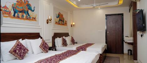 Habitació quàdruple | Decoració individual, mobiliari individual, escriptori i wifi gratuïta