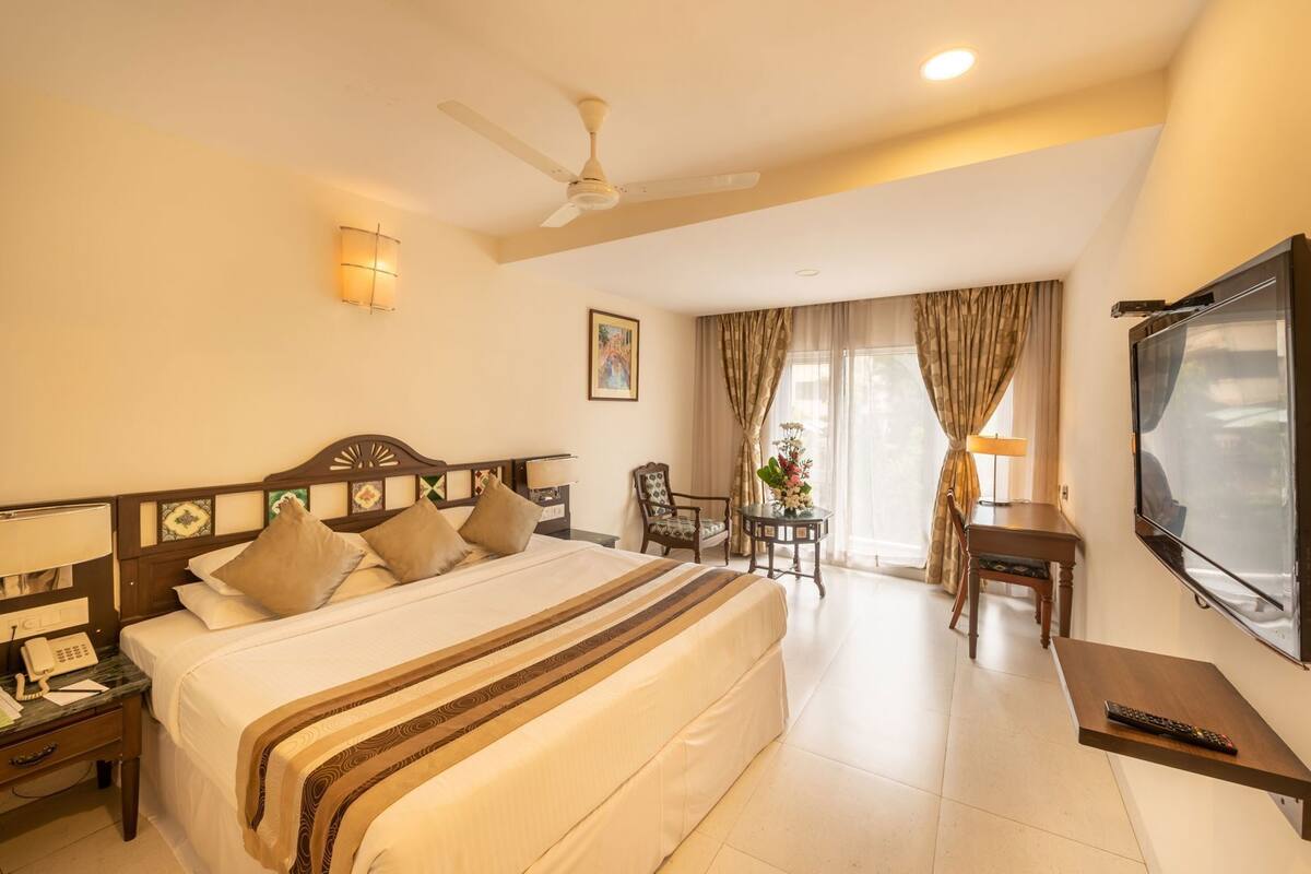 In-room safe, desk, iron/ironing board, rollaway beds