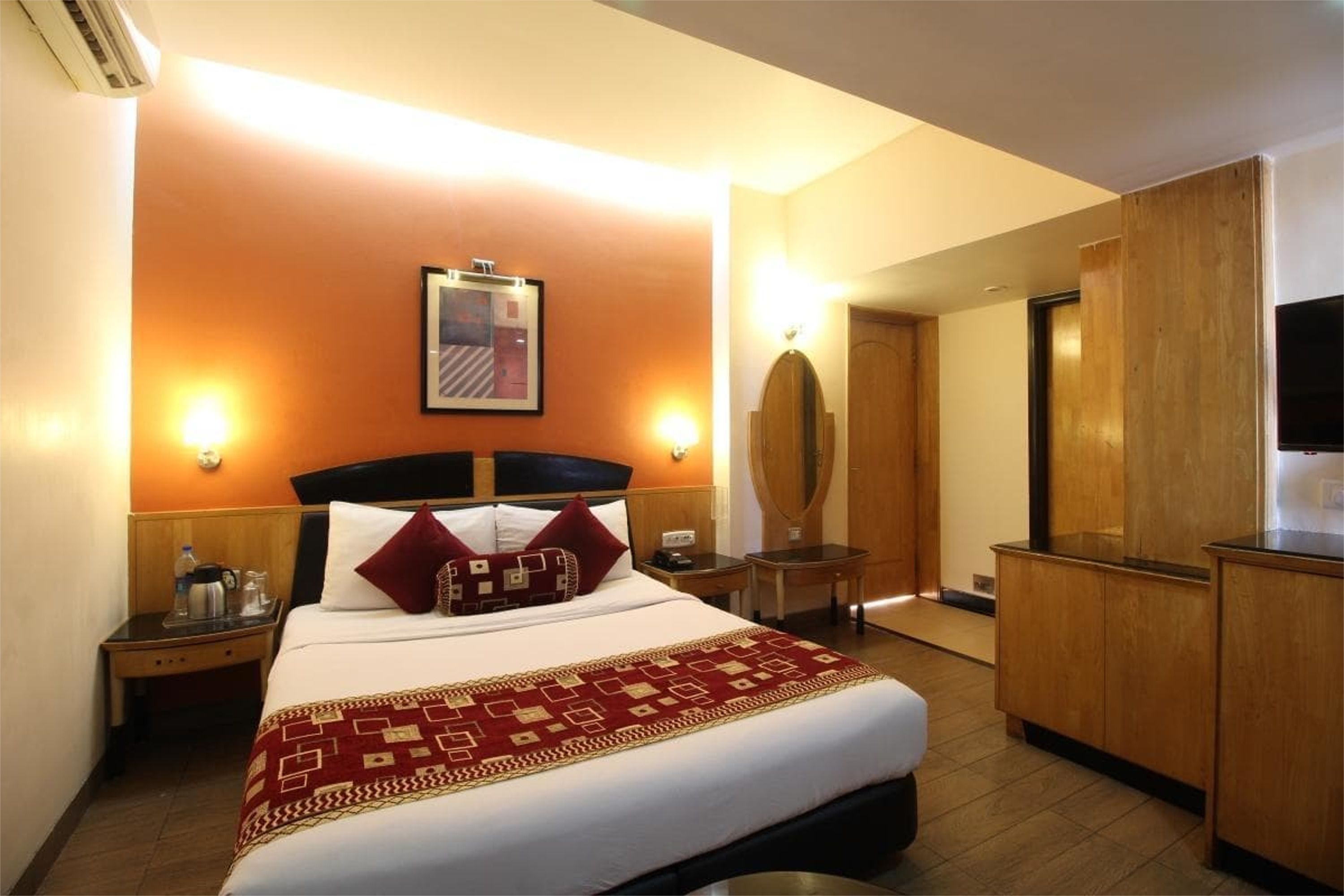 Quarto solteiro standard, 1 cama de solteiro | Cofres nos quartos, escrivaninha
