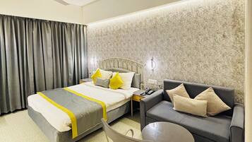 Executive Double Room, 1 Double Bed, Non Smoking | Premium bedding, rollaway beds, free WiFi, bed sheets