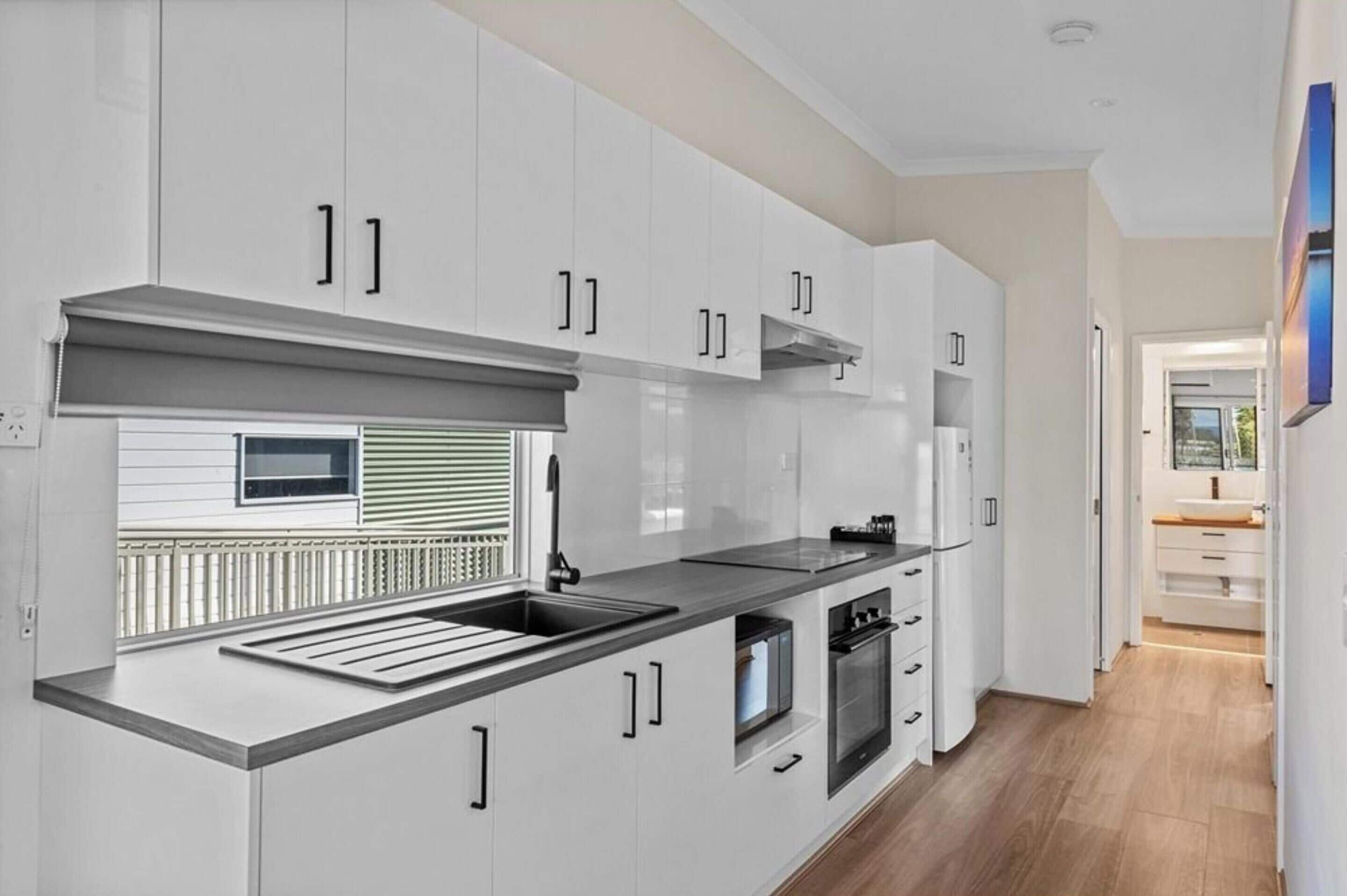 Deluxe 2 Bedroom Cabin - Sleeps 5 | Private kitchen | Stovetop, electric kettle, dining tables