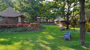 Garden View A/C Cottage | Soundproofing, free WiFi, bed sheets - Kishkinda Heritage Resort (Gangavathi)