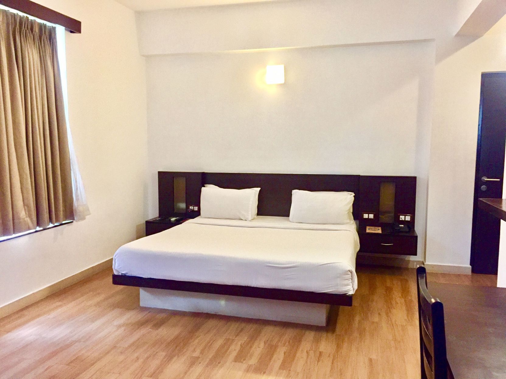 In-room safe, free WiFi