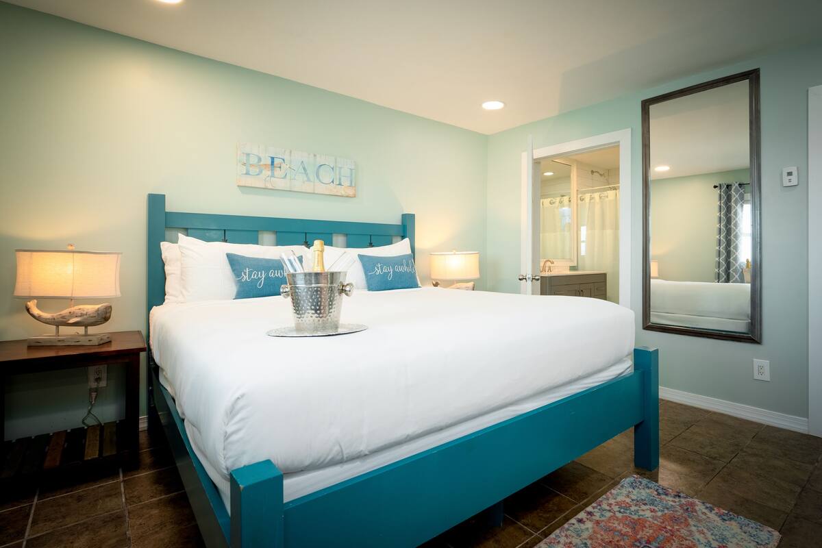 Premium Ocean View Bungalow King with Kitchenette - Adults Only | 高級寢具、舒適加層、熨斗/熨衣板、免費無線上網