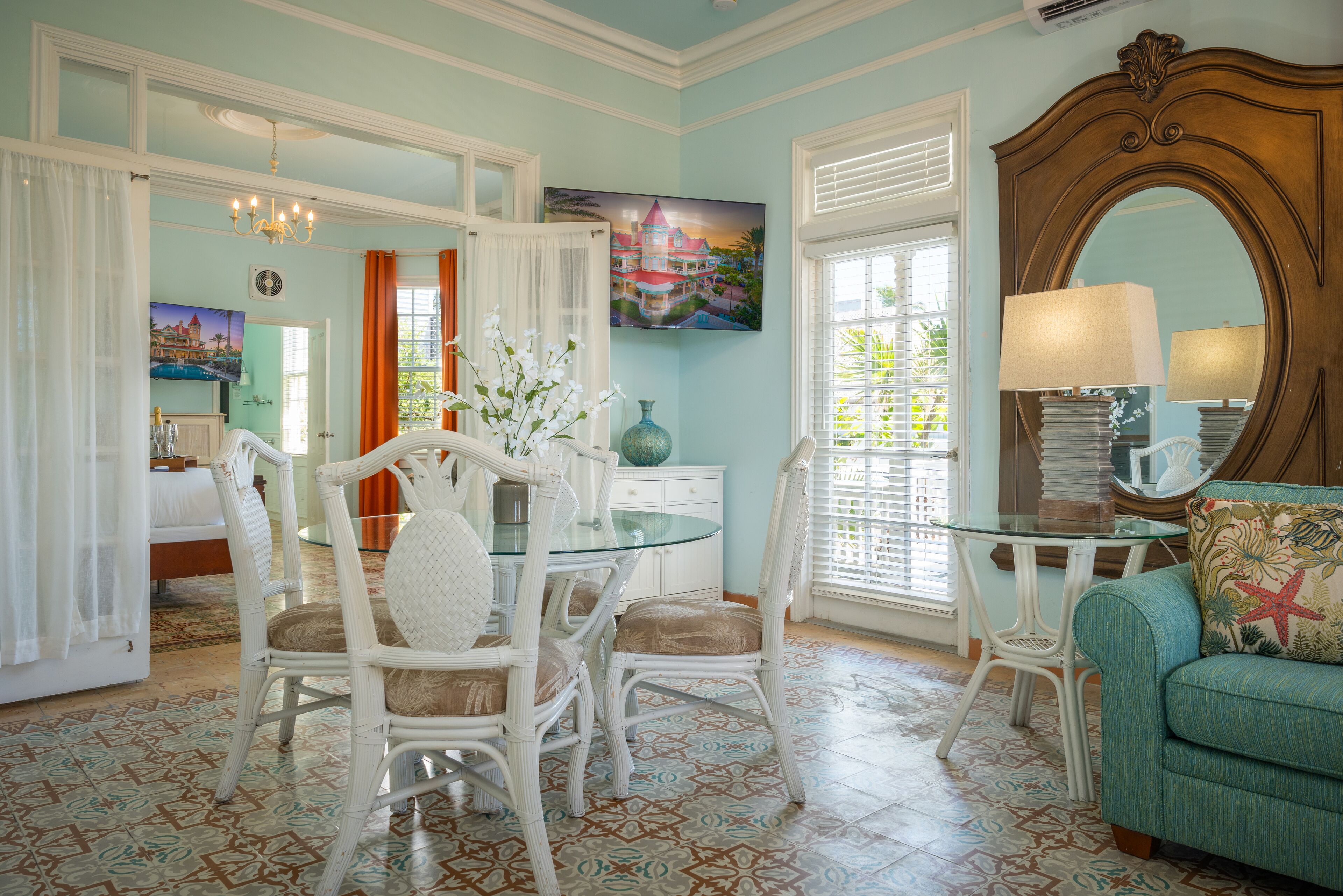 Foto - Southernmost Point Guest House & Garden Bar