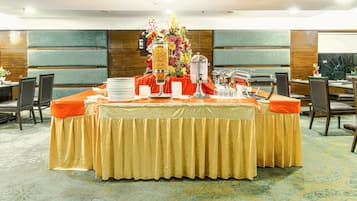 Daily continental breakfast (INR 350 per person)