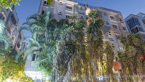 A multi-story building with balconies and a sign that reads "Srinivasa Residency." - Hotel Athome & Serviced Apartments by Deccan Serai Hotels (Hyderabad)
