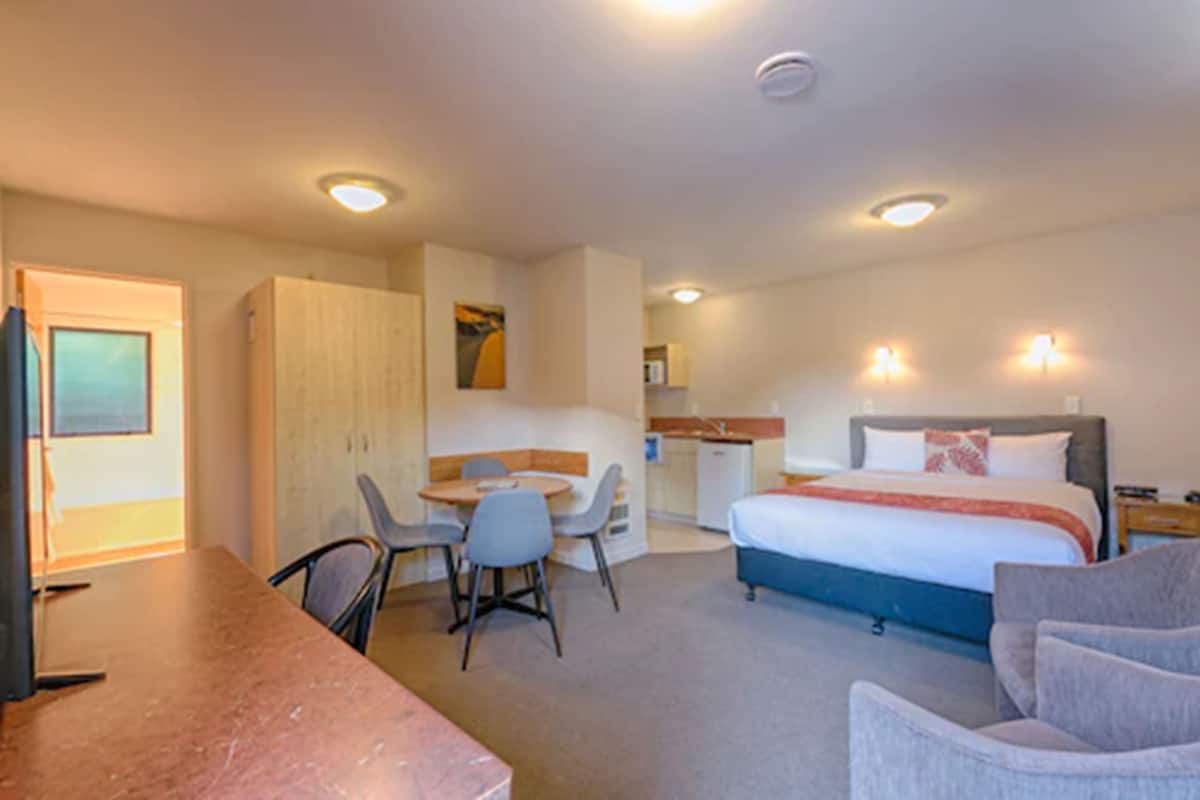 Chambre familiale, 1 chambre | Coffre-fort, espace de travail pour ordinateurs portables