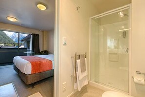Studio, 1 King-Bett, Bergblick | Badezimmer | Haartrockner, Handtücher
