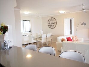 Penthouse, 3 Bedrooms | Living area