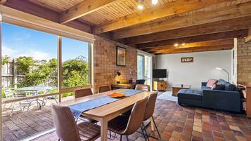 Villa – deluxe, 2 soverom | Spiseområde på rommet