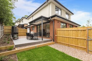 Garden view - Bungunyah Apartments (Croydon)