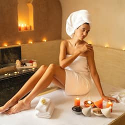 Trattamenti per il viso, manicure/pedicure, massaggi