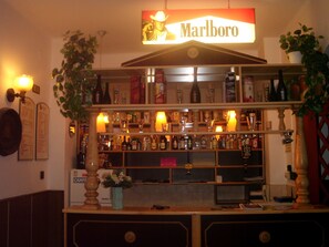 Bar (on property) - Stop Pension (Debrecen)