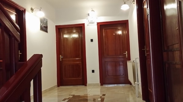 Hallway - Stop Pension (Debrecen)