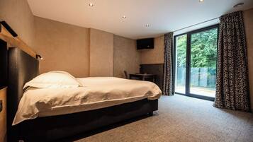 Comfort Double Room | Individually decorated, desk, blackout curtains, free WiFi