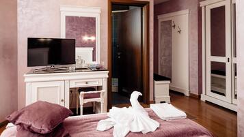 Eenvoudige tweepersoonskamer, 1 slaapkamer | Select Comfort-bedden, een minibar, een kluis op de kamer