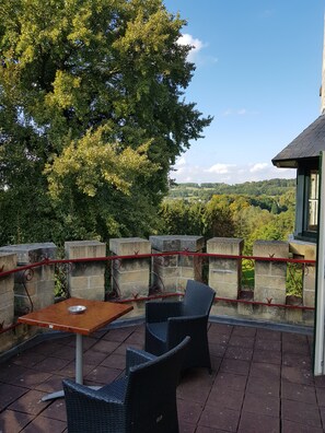 Værelse med 2 enkeltsenge - terrasse | Terrasse/gårdhave