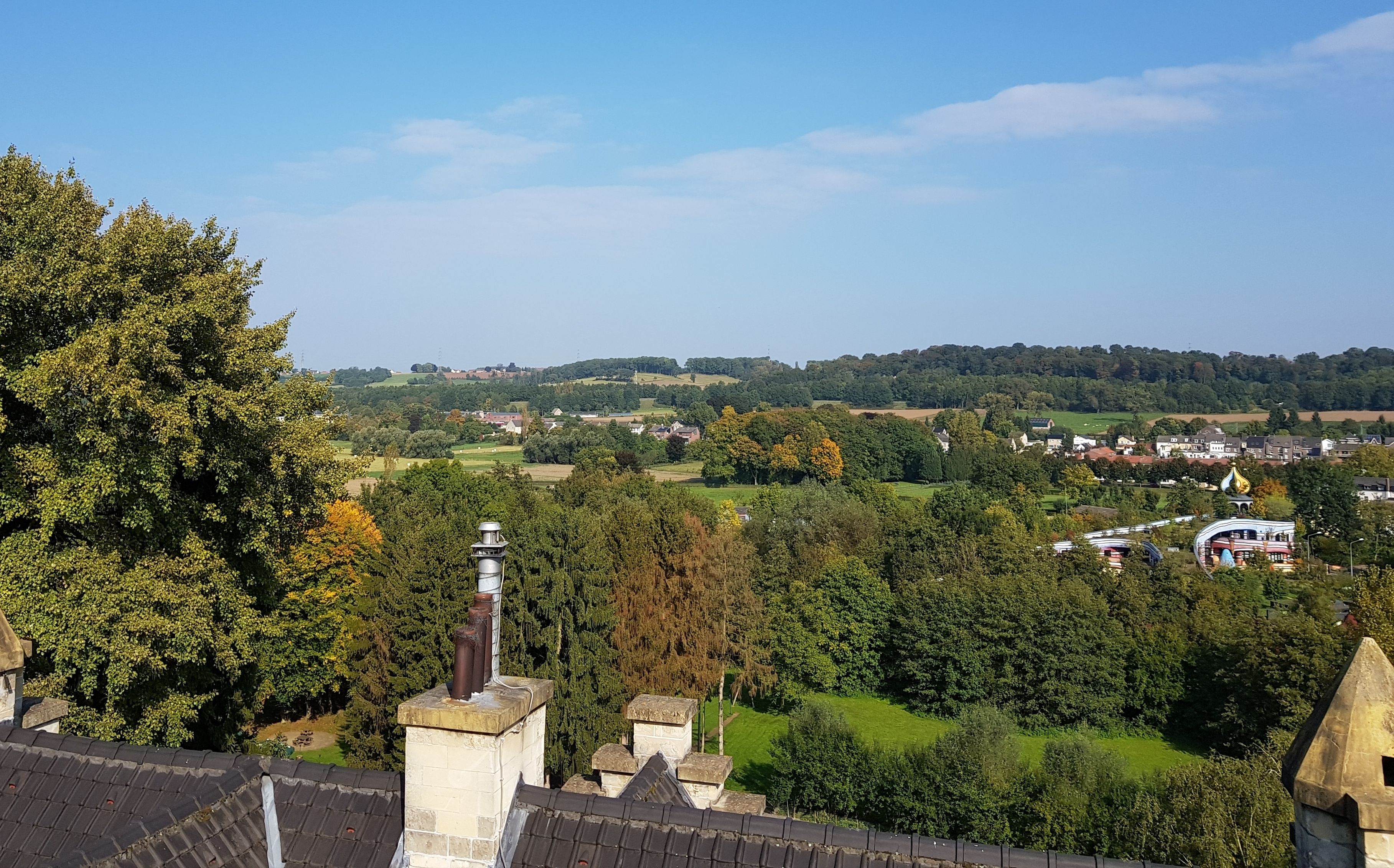 suite, tower | mountain view