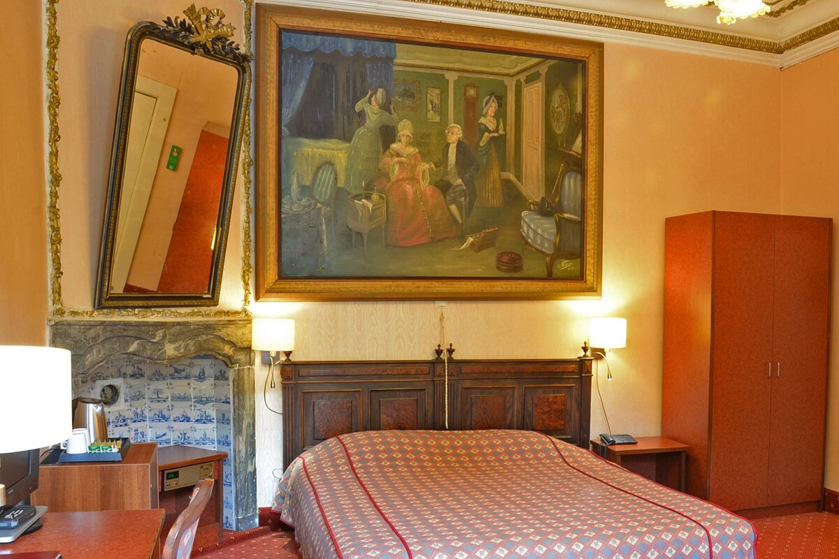 Chambre avec lits jumeaux, bain à remous, vue montagne