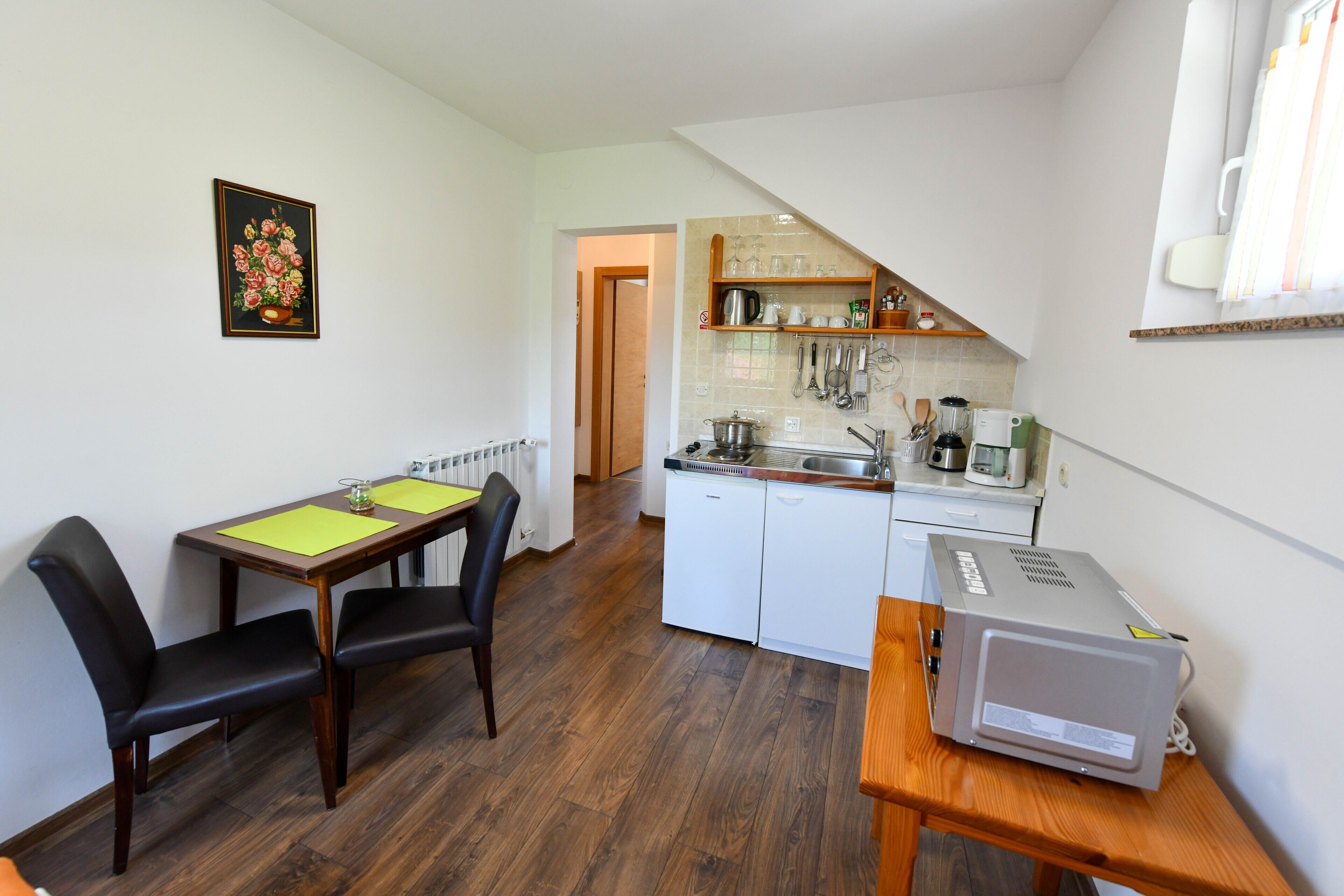 Apartment with kitchen and balcony | Living area | Smart TV