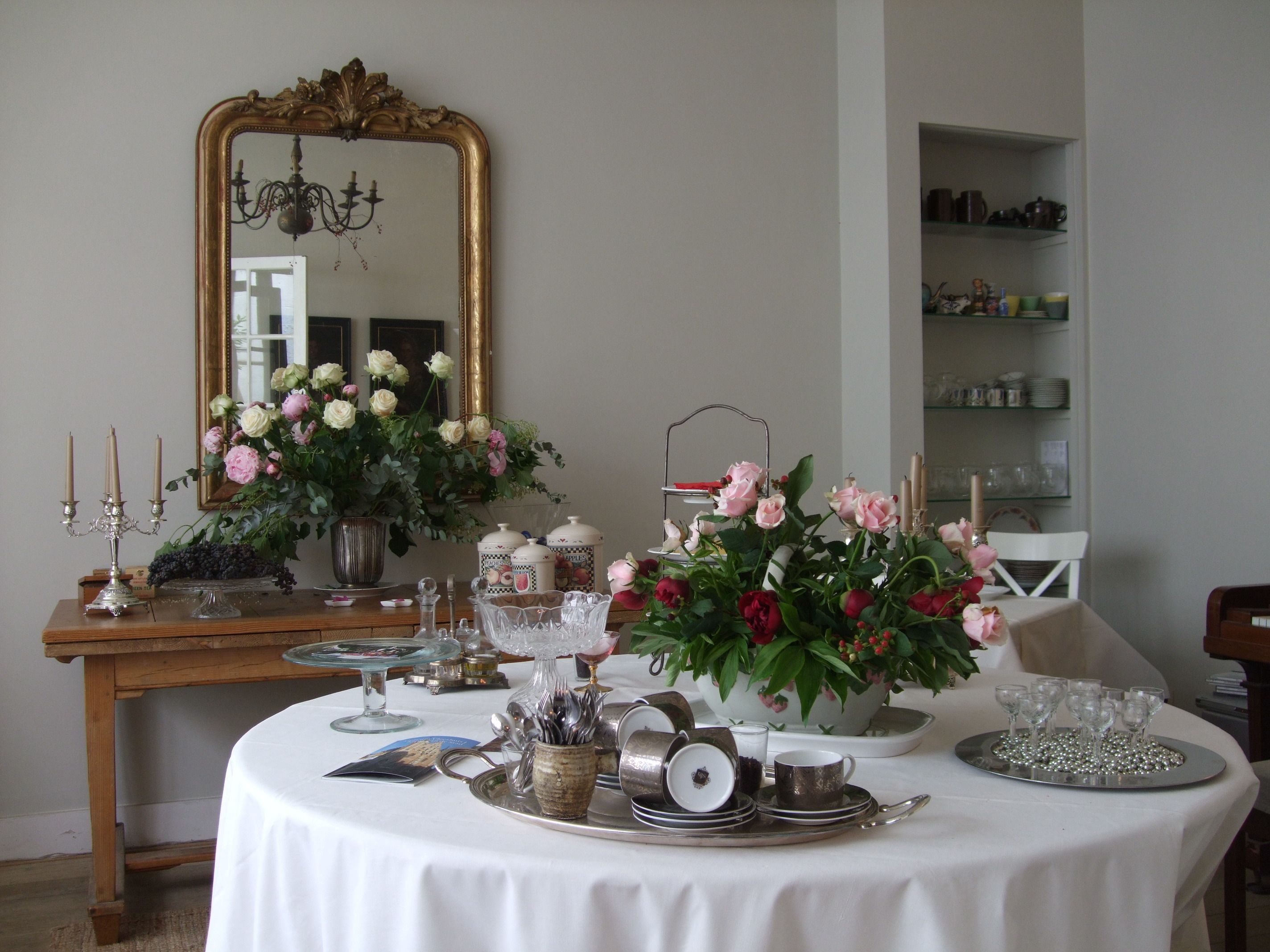 Breakfast, lunch, dinner served; garden views