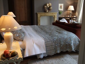 Hypo-allergenic bedding, in-room safe, individually decorated - De Koning van Spanje (Antwerp)