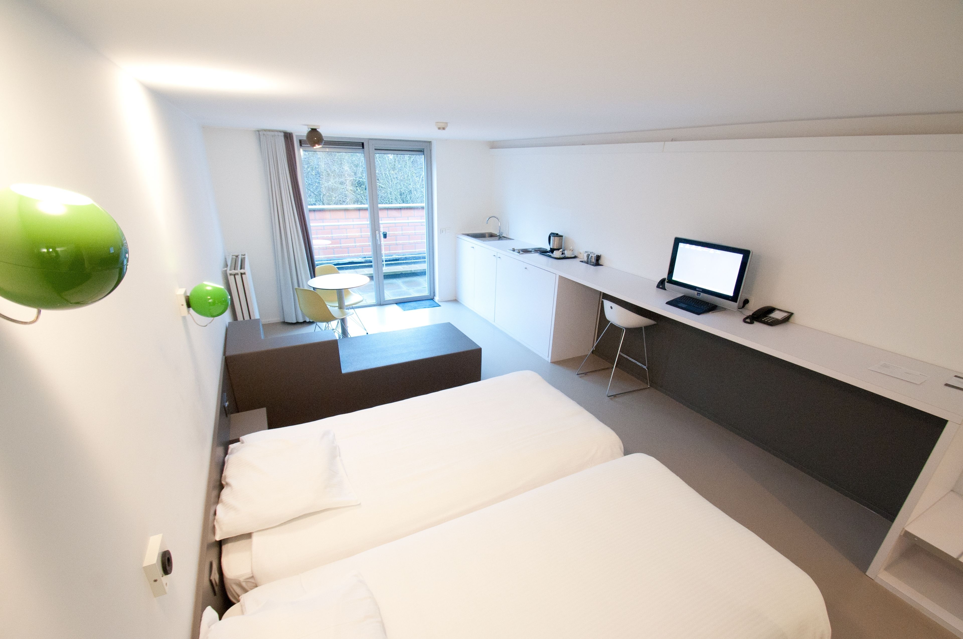 minibar, desk, iron/ironing board, free wifi