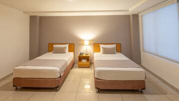 Junior Suite Twin | Minibar, in-room safe, desk, free cribs/infant beds