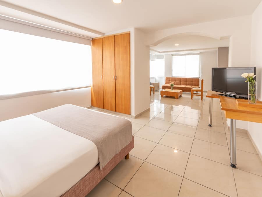 Junior Suite | Minibar, in-room safe, desk, free WiFi