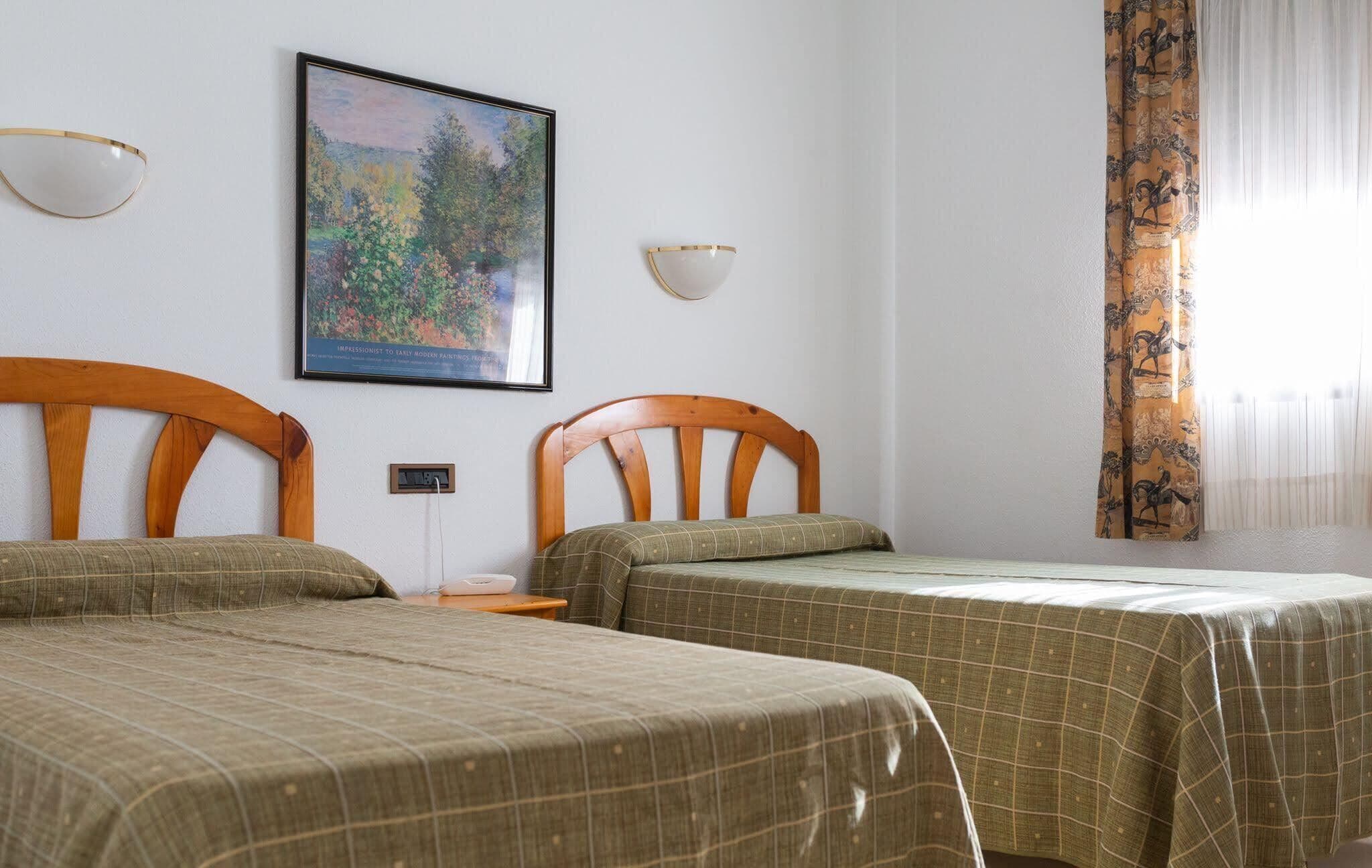 In-room safe, desk, laptop workspace, soundproofing
