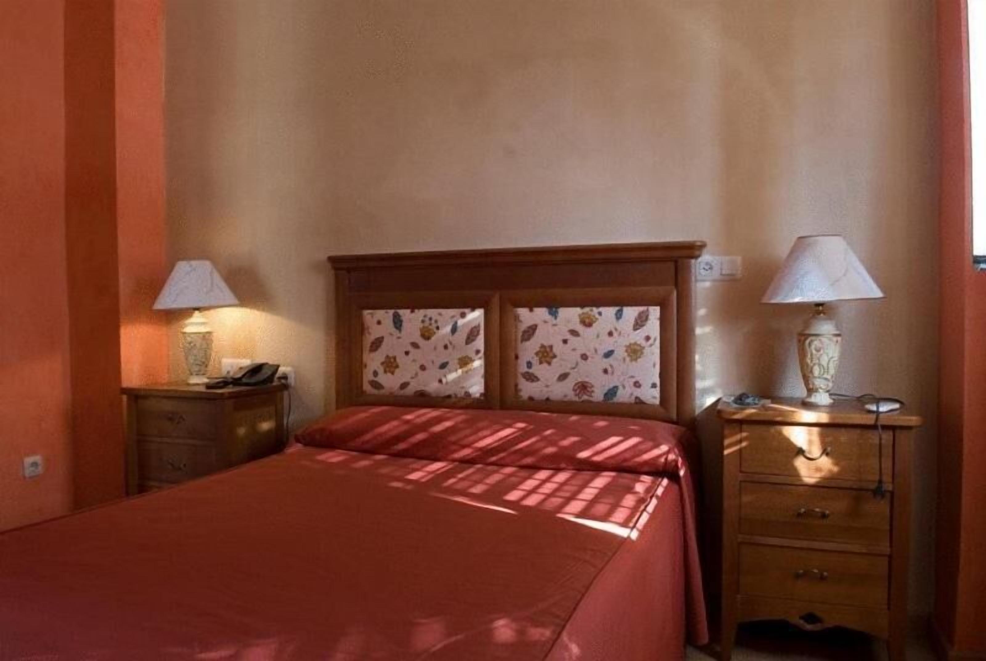 minibar, in-room safe, individually furnished, desk