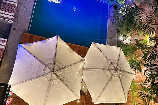 Poolside bar