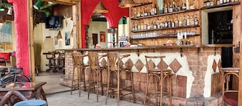 Cuba Bar & Hostel