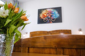 5. Quadruple Room, Private WC, Shared Bathroom | デスク、防音設備、アイロン / アイロン台、WiFi