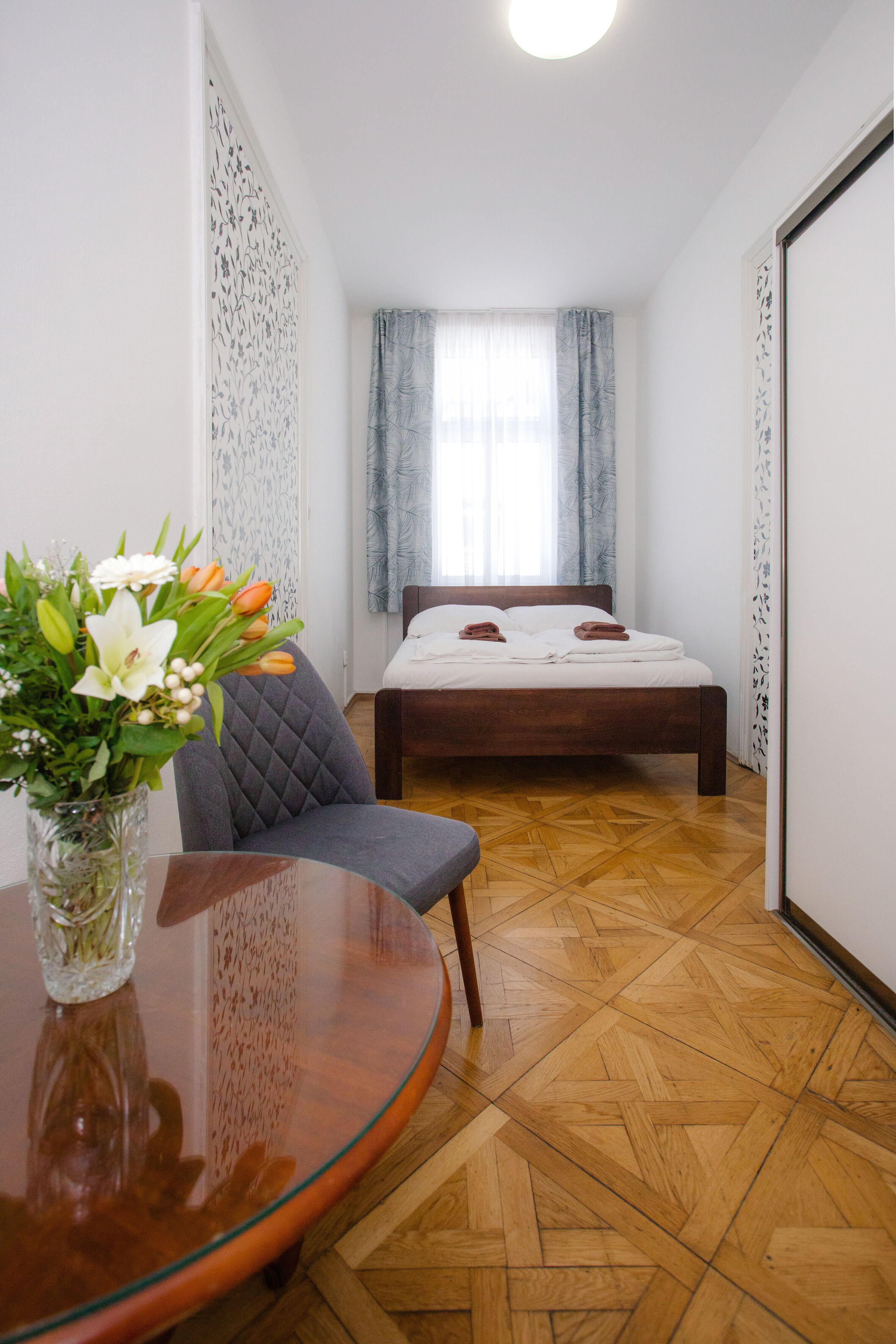 3. Double Room, 1 Double Bed, Shared Bathroom | Desk, soundproofing, iron/ironing board, WiFi