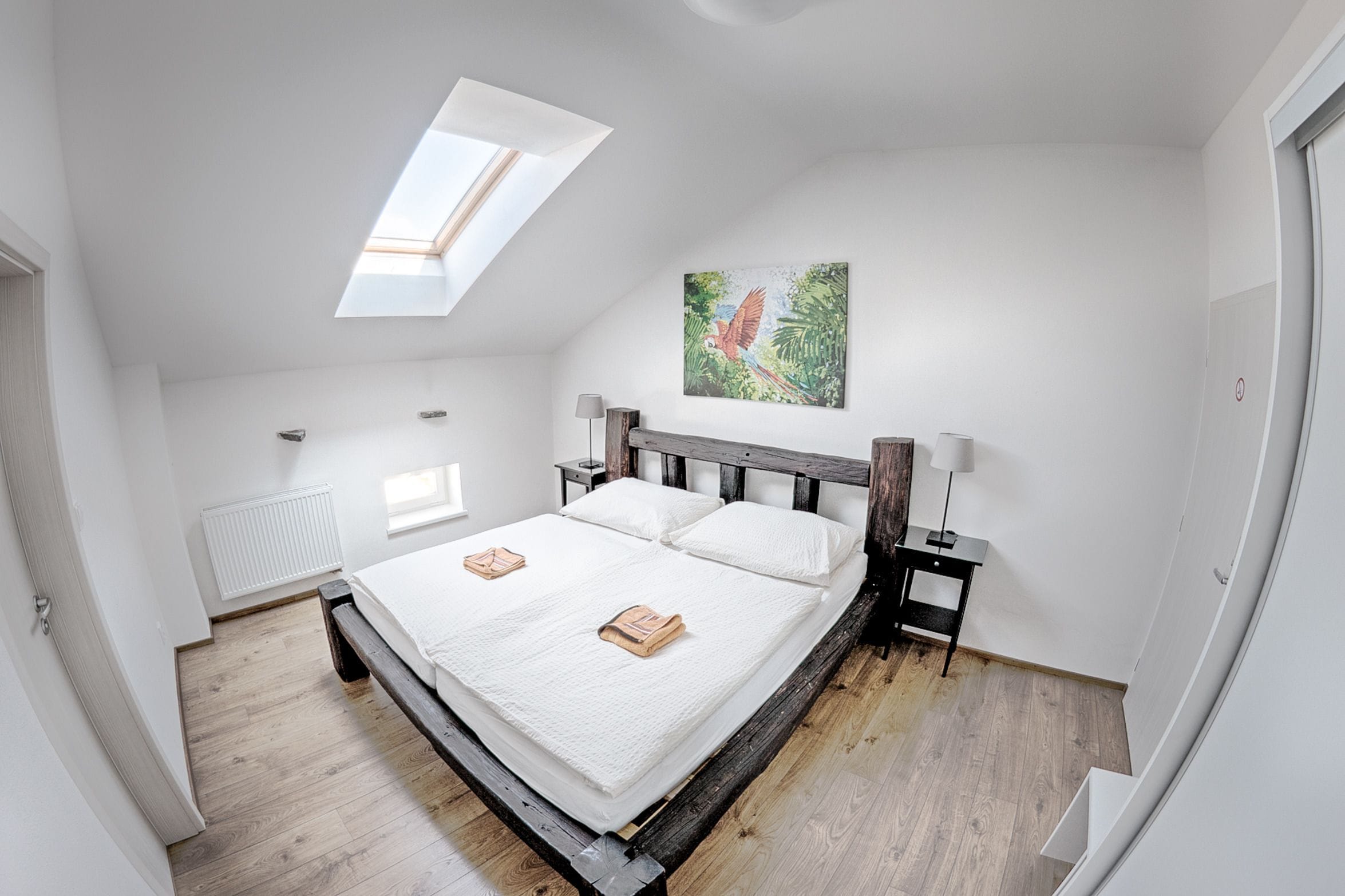 2. Double Room, 1 Double Bed, Private Bathroom | Desk, soundproofing, iron/ironing board, WiFi