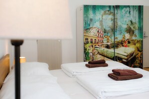 5. Quadruple Room, Private WC, Shared Bathroom | Lit de bébé (gratuit), lit de bébé portatif, lit d’appoint (supplément)