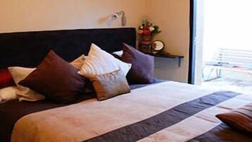 Ropa de cama de alta calidad y camas con pillow-top