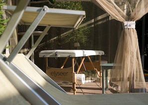 Massage in accommodation