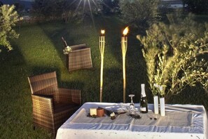 Outdoor dining - Byzantio Hotel (Pavlos Melas)