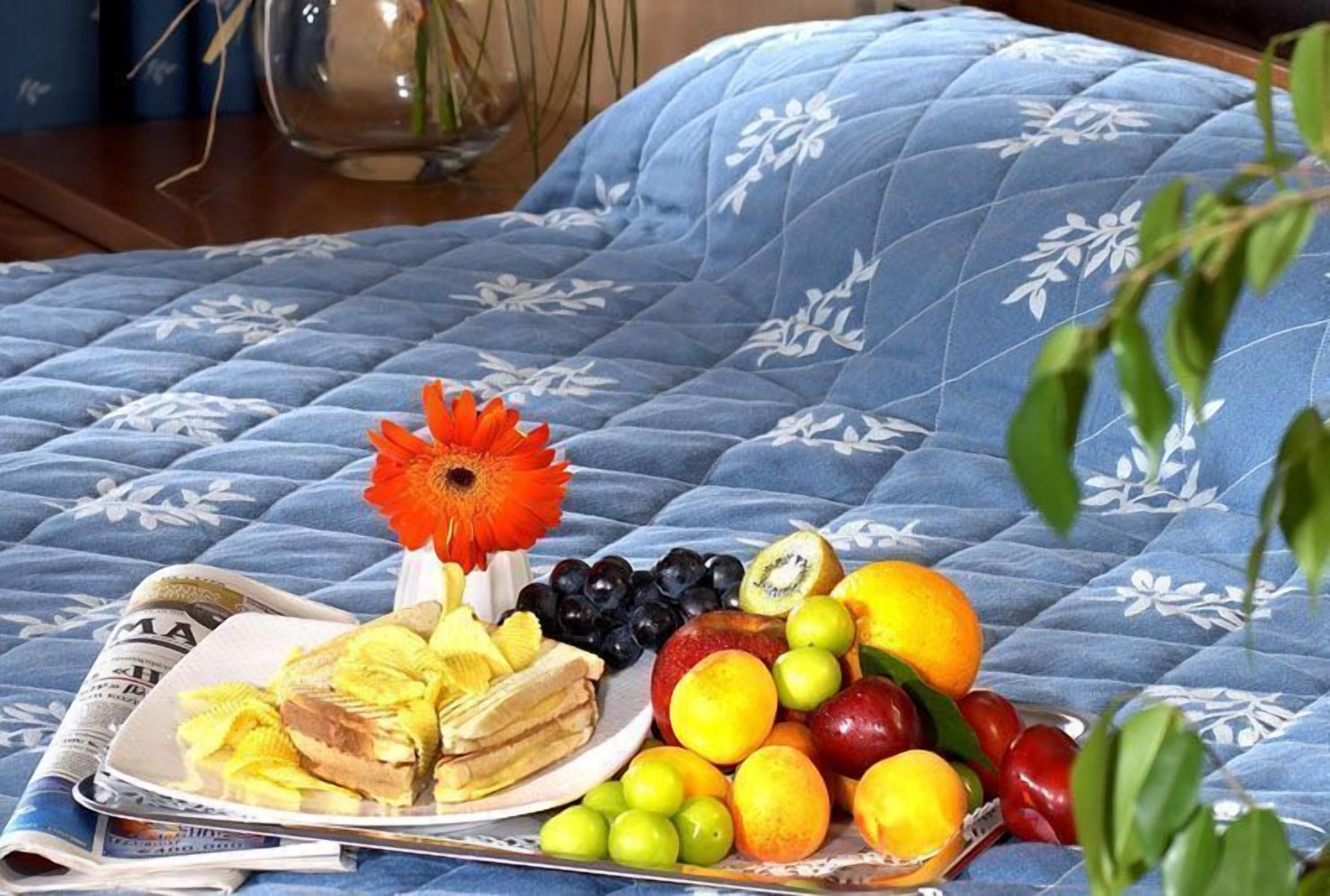 deluxe double room | room service – dining