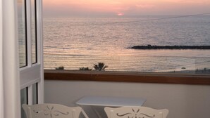 Deluxe Room, Sea View  | Balkon