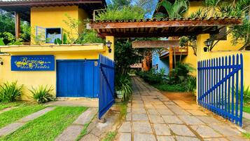 Fachada da propriedade