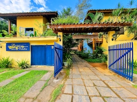 Fachada da propriedade