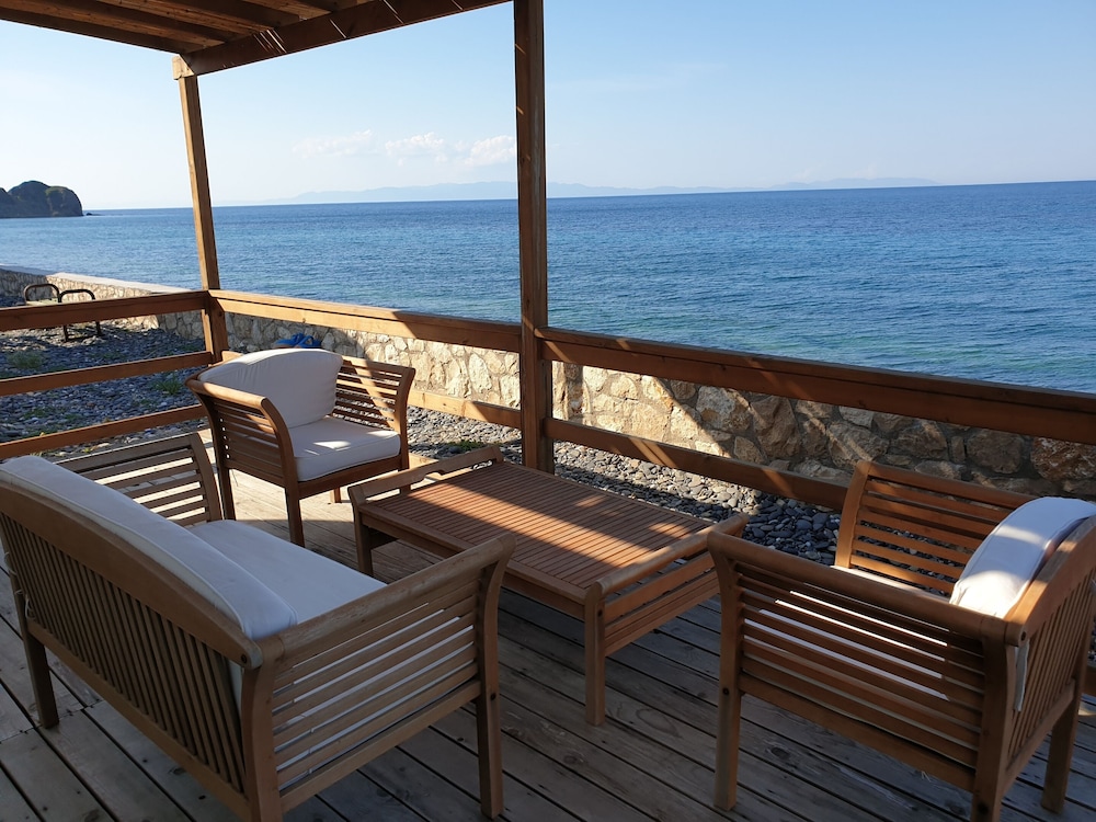 Lipsos Hotel Ata's Place - Karaburun