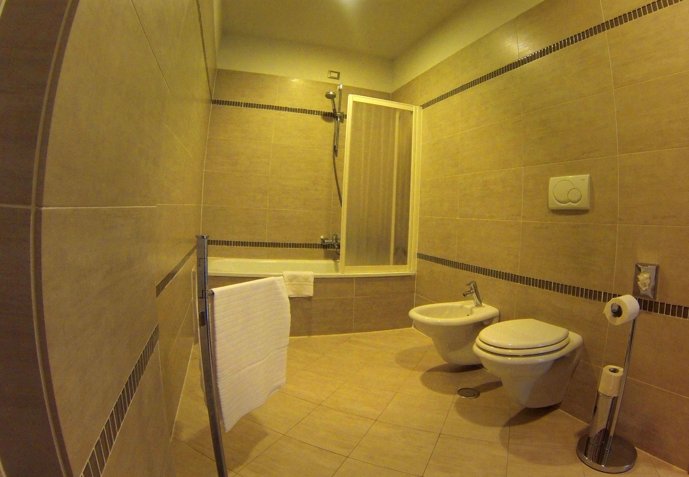 double room | bathroom | free toiletries, hair dryer, bidet, towels