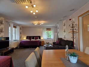 Quadruple Room, 1 Bedroom | 1 bedroom, blackout drapes, soundproofing, free cribs/infant beds