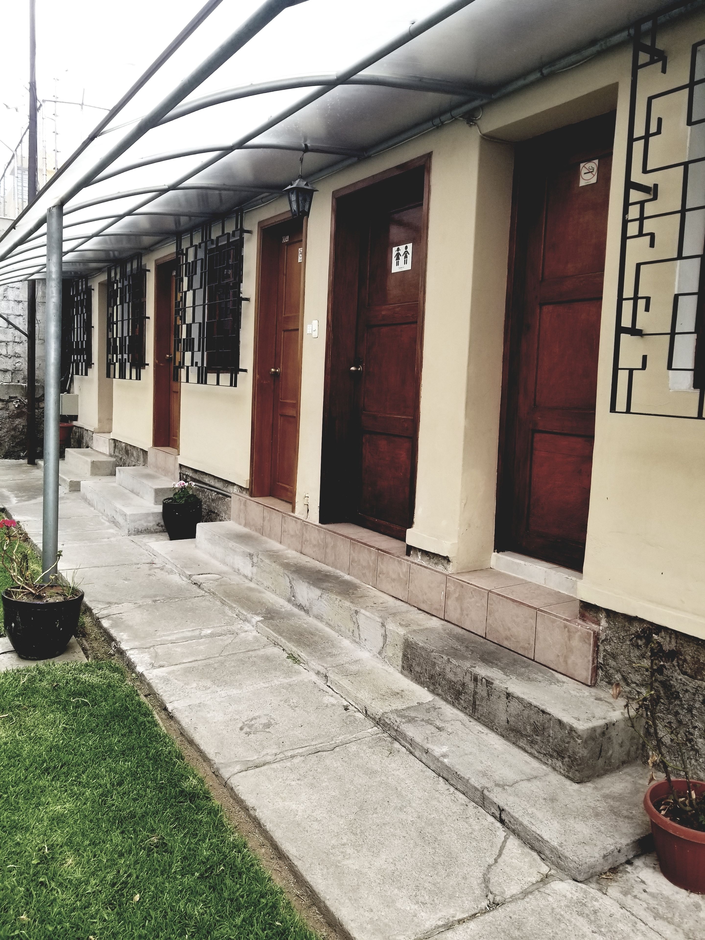 single room, shared bathroom | front of property